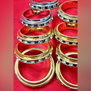 Reseller lot NWOT 17 lightweight fidget spinner rings